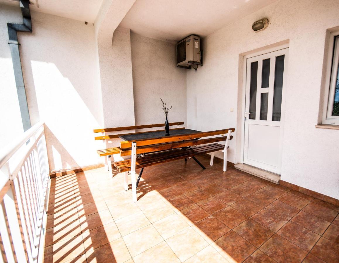 Apartment Franić Podstrana Buitenkant foto