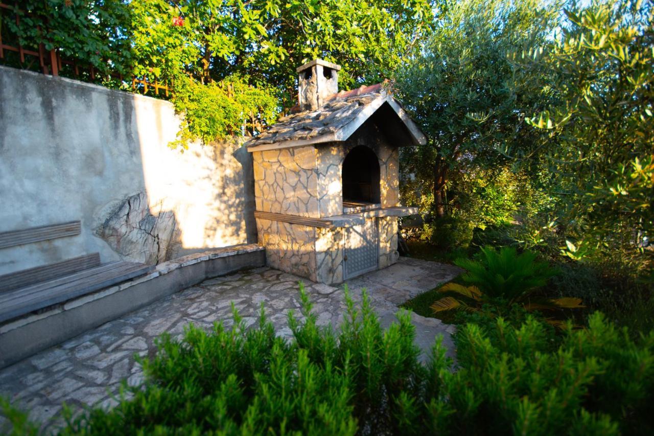 Apartment Franić Podstrana Buitenkant foto