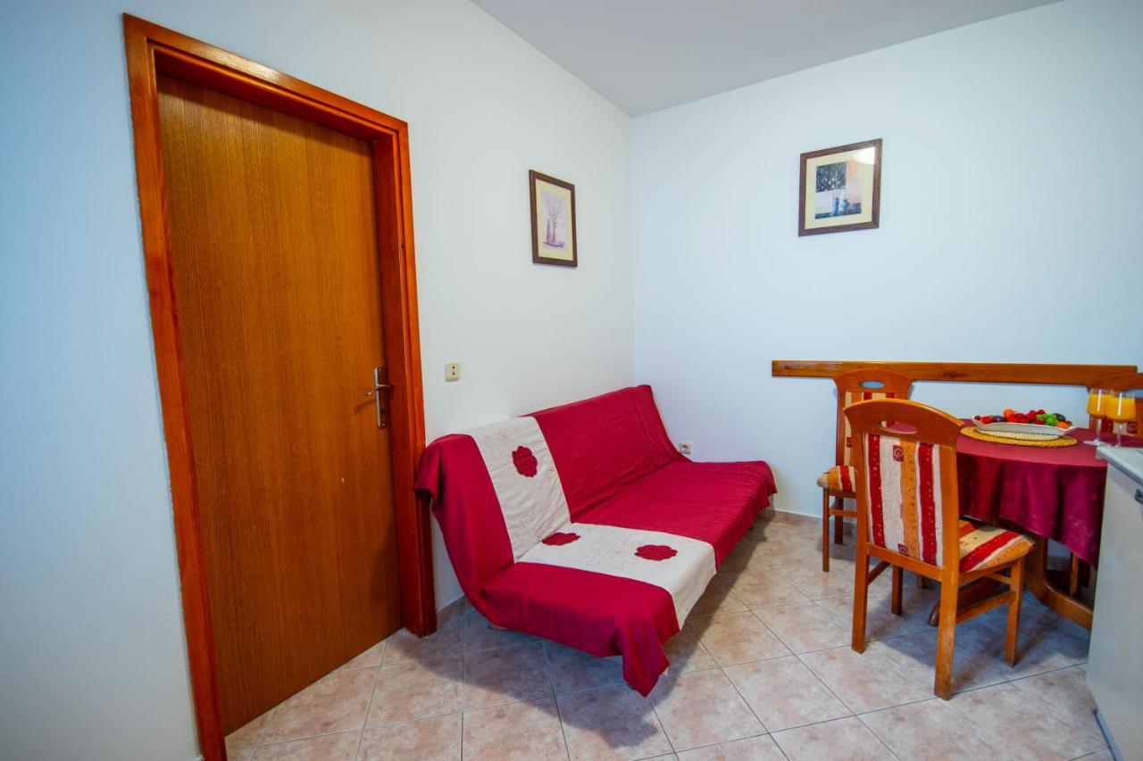 Apartment Franić Podstrana Buitenkant foto