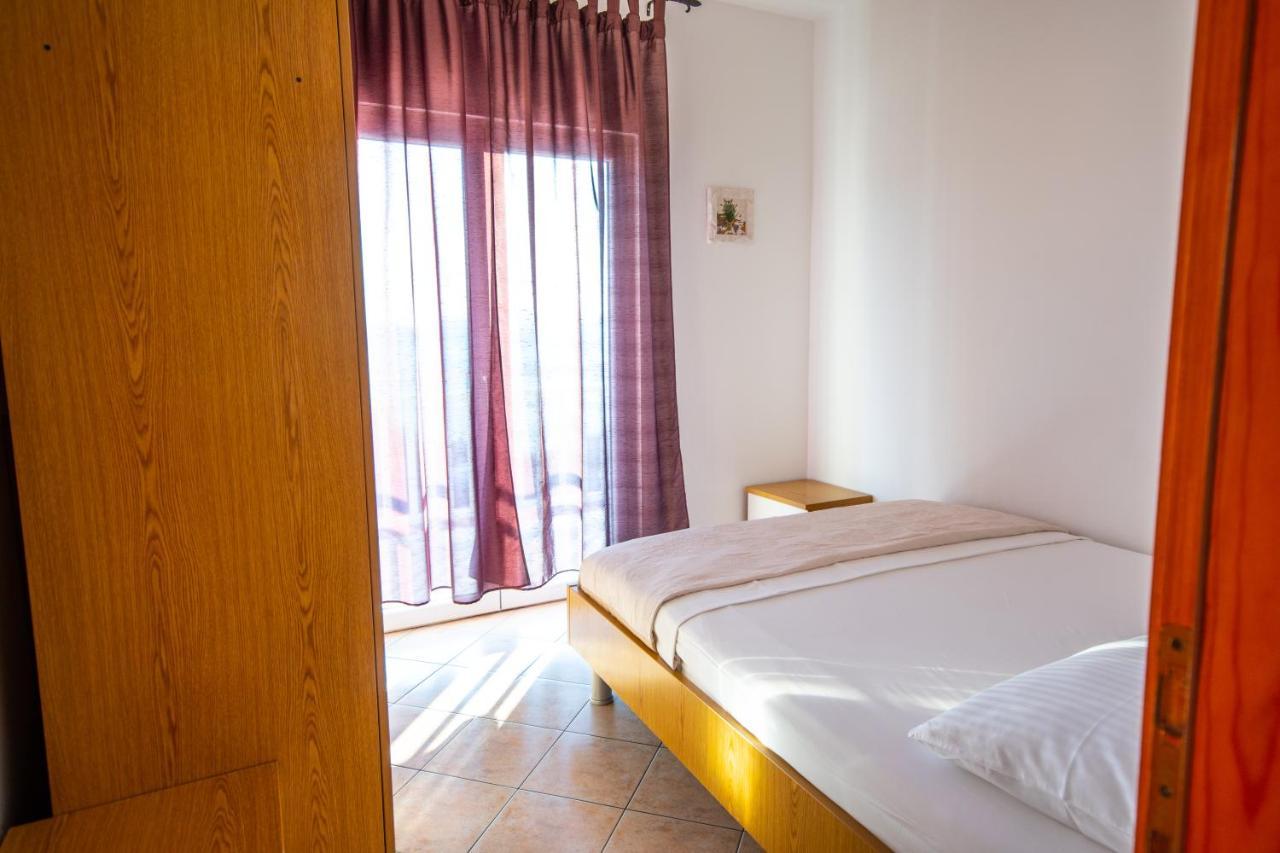 Apartment Franić Podstrana Buitenkant foto