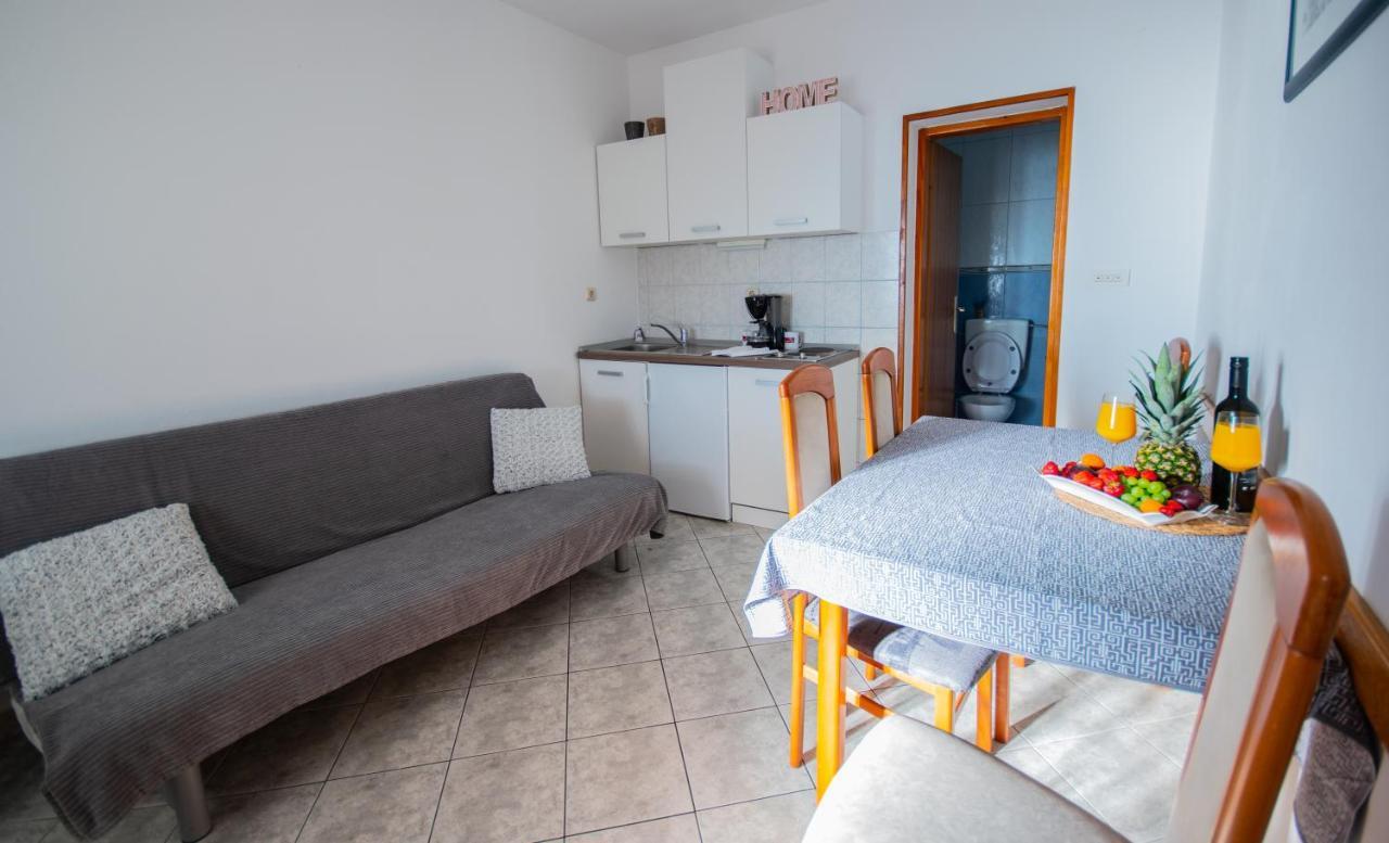 Apartment Franić Podstrana Buitenkant foto