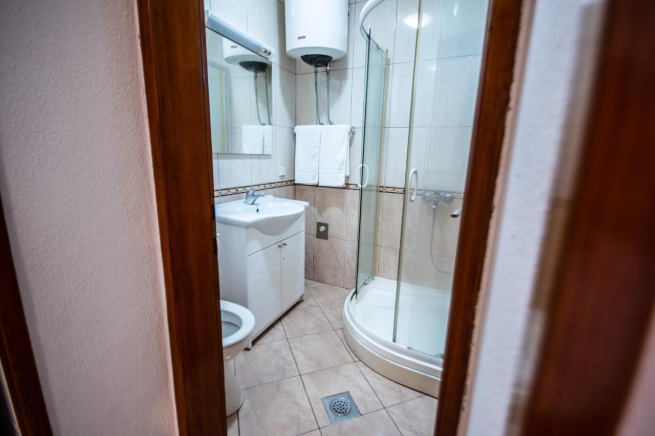 Apartment Franić Podstrana Buitenkant foto
